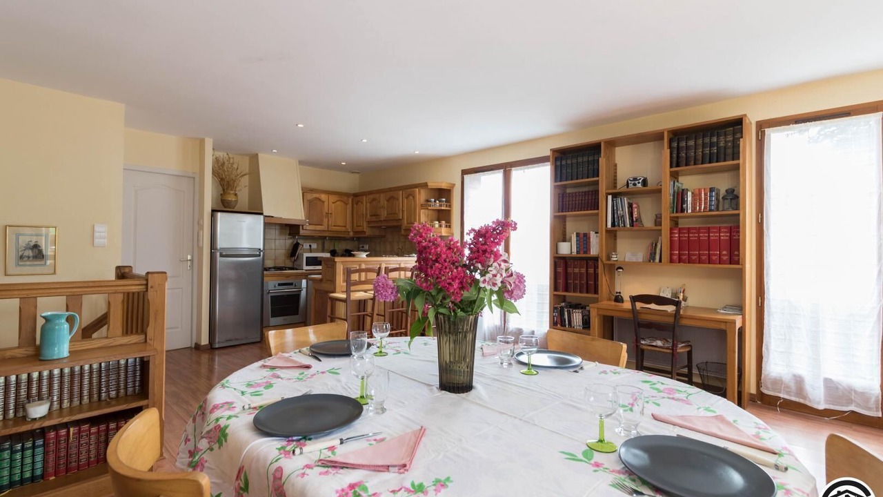 Photo of Others in Estadens