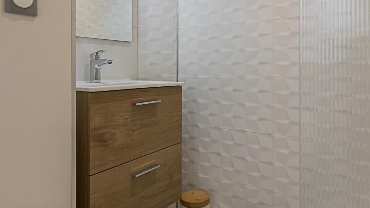 Photo of Bathroom in Pradere-les-Bourguets