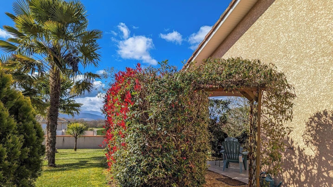 Photo of Patio Balcony in Villeneuve-de-Riviere