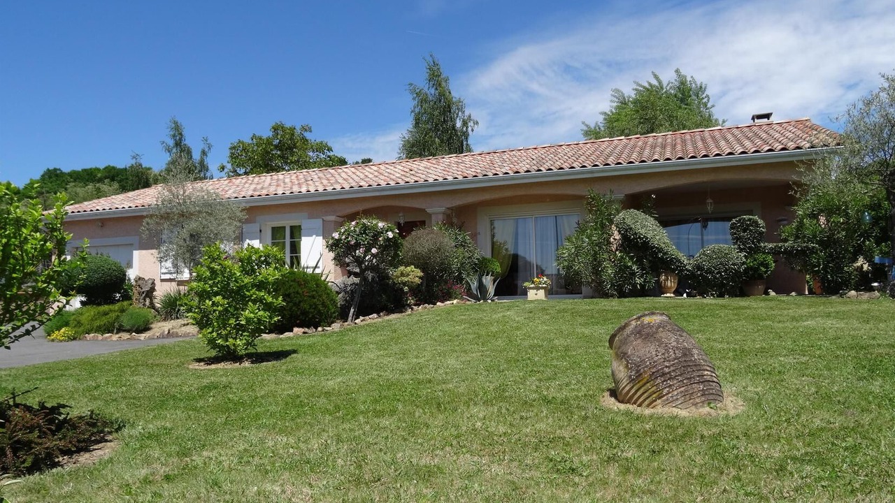 Photo of Outdoor in Villeneuve-de-Riviere