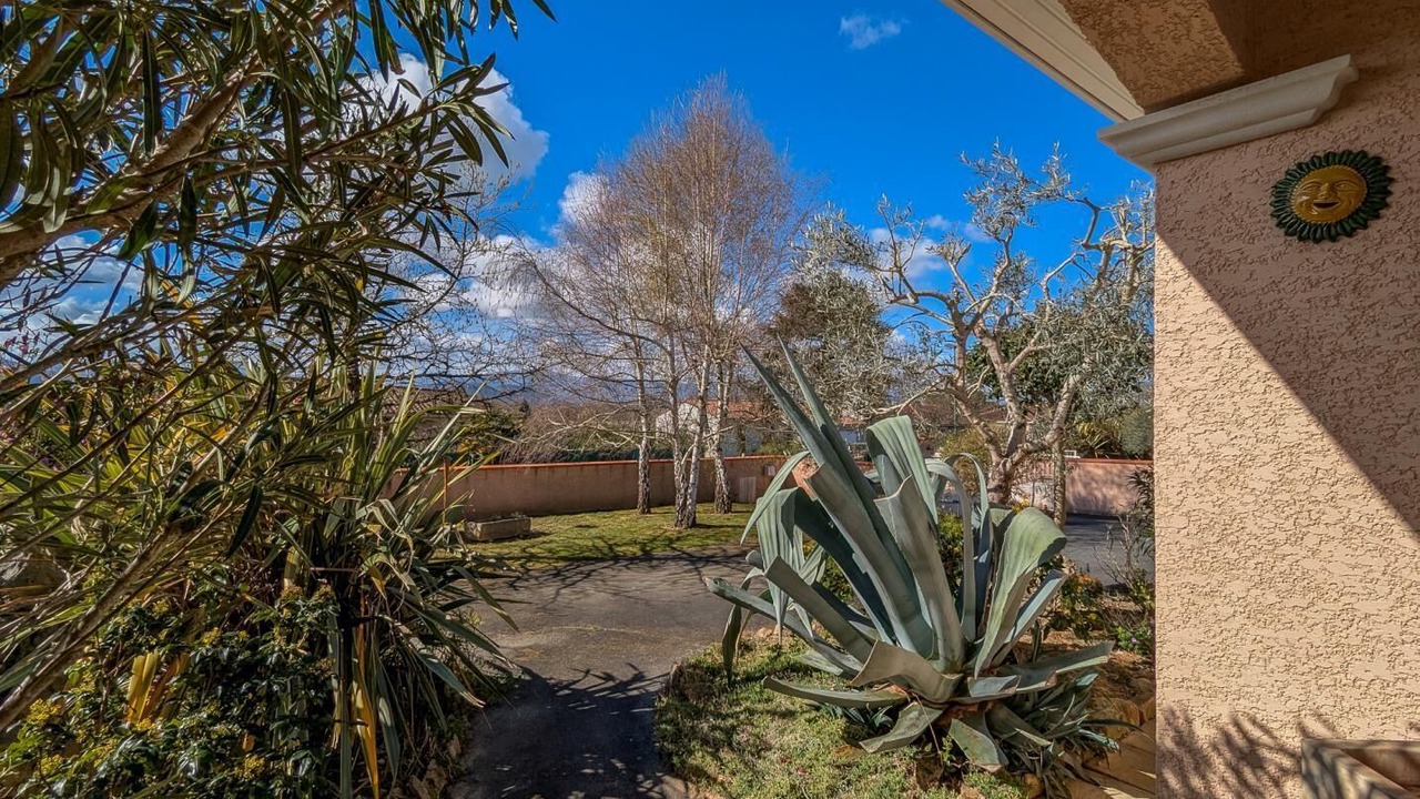 Photo of Outdoor in Villeneuve-de-Riviere