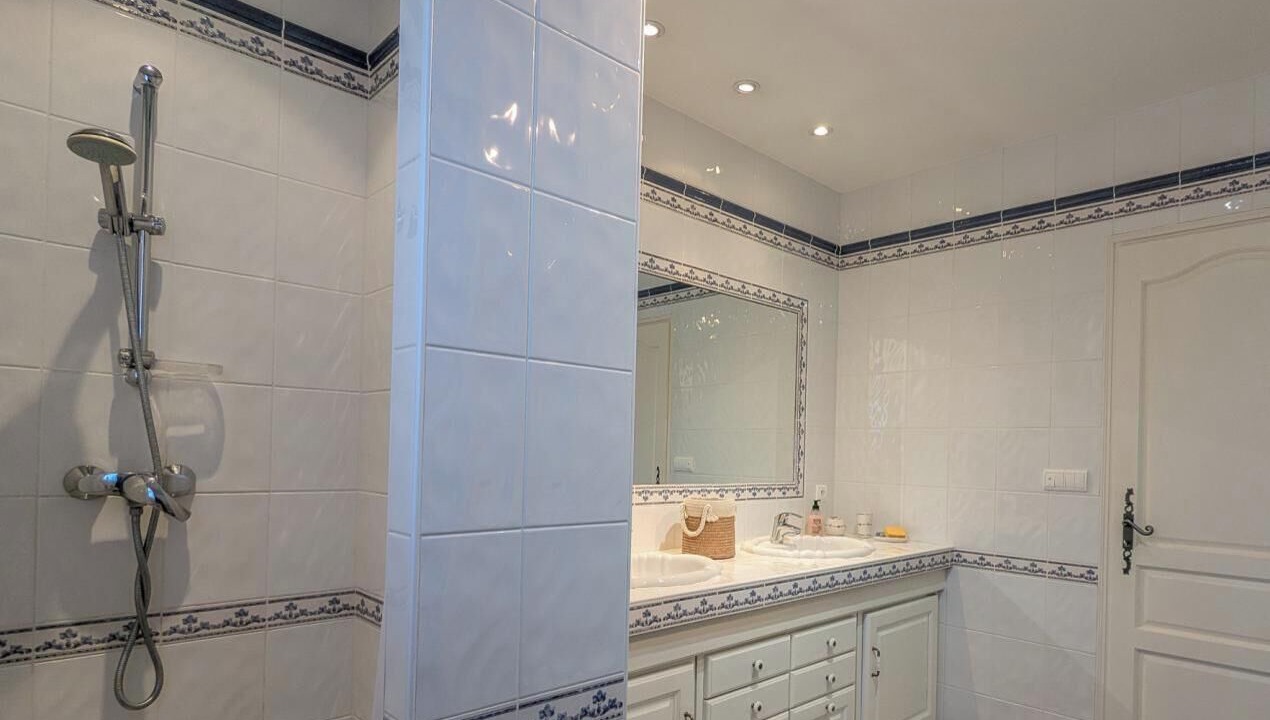 Photo of Bathroom in Villeneuve-de-Riviere