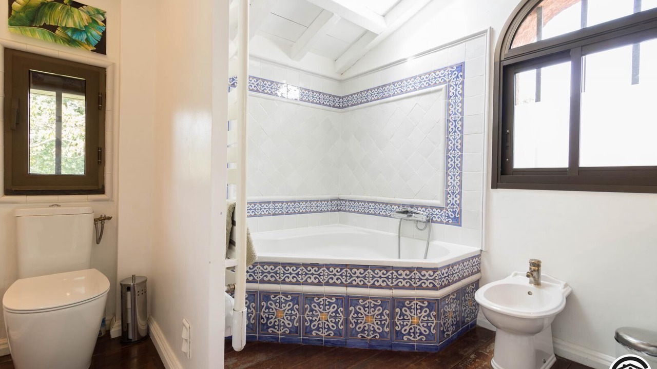 Photo of Bathroom in Pin-Balma