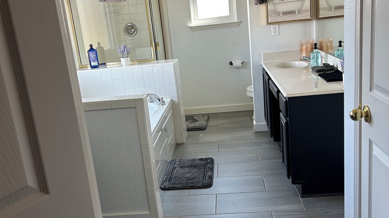 Photo of Bathroom in Elmo