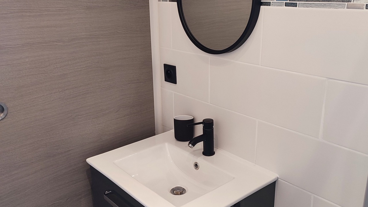 Photo of Bathroom in Longages