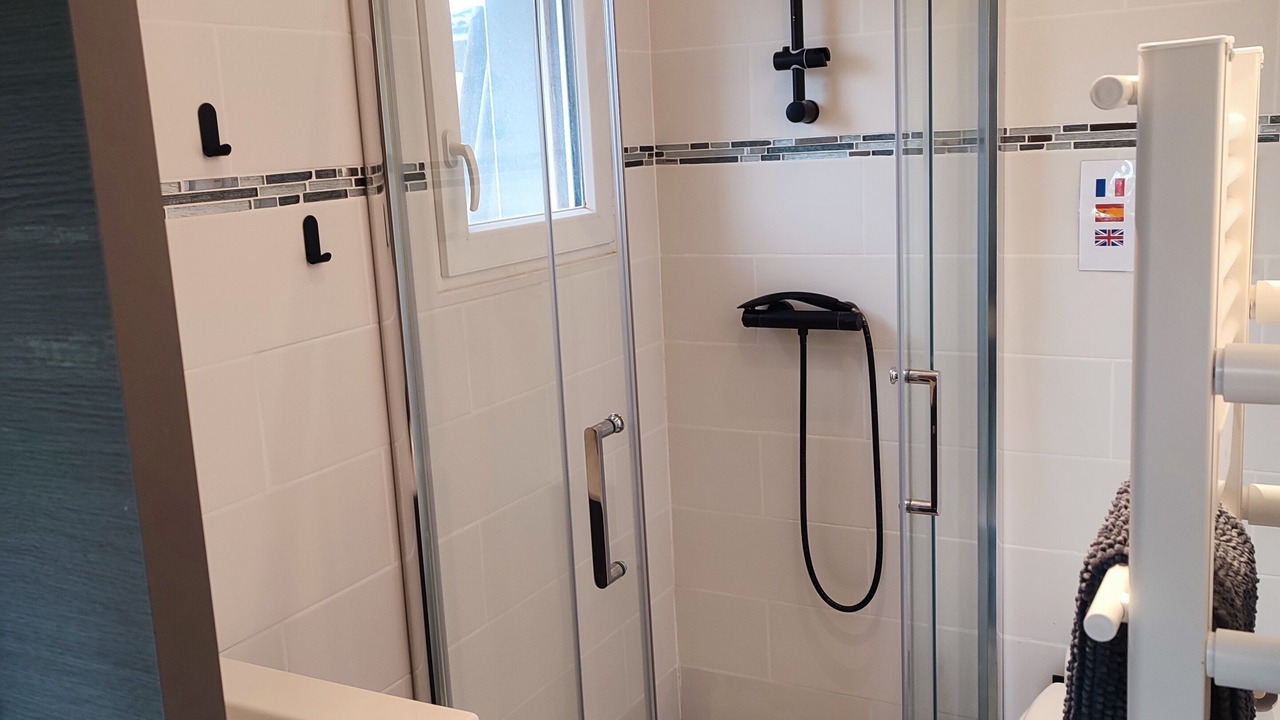 Photo of Bathroom in Longages