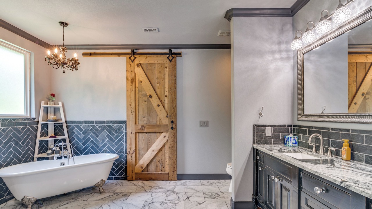 Photo of Bathroom in Emory