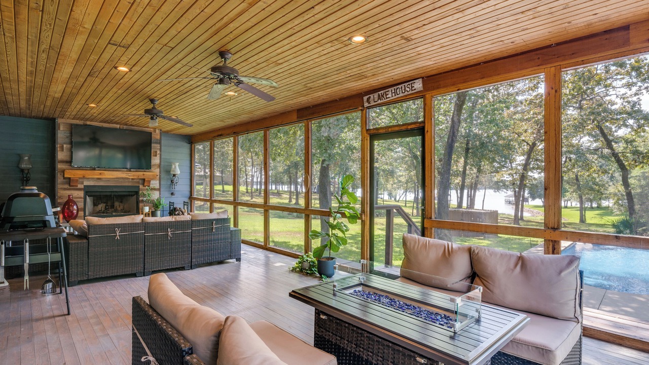 Photo of Livingroom in Emory
