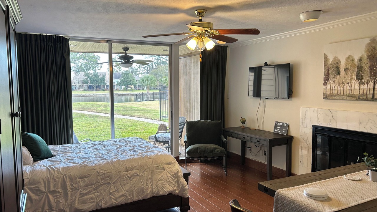 Photo of Bedroom in Walden on Lake Conroe