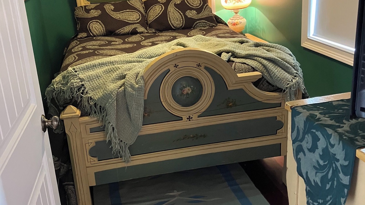 Photo of Bedroom in Albemarle Beach