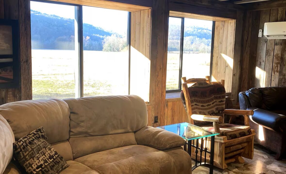 Photo of Livingroom in Dennard