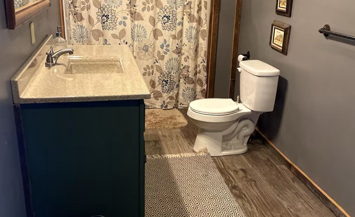 Photo of Bathroom in Dennard
