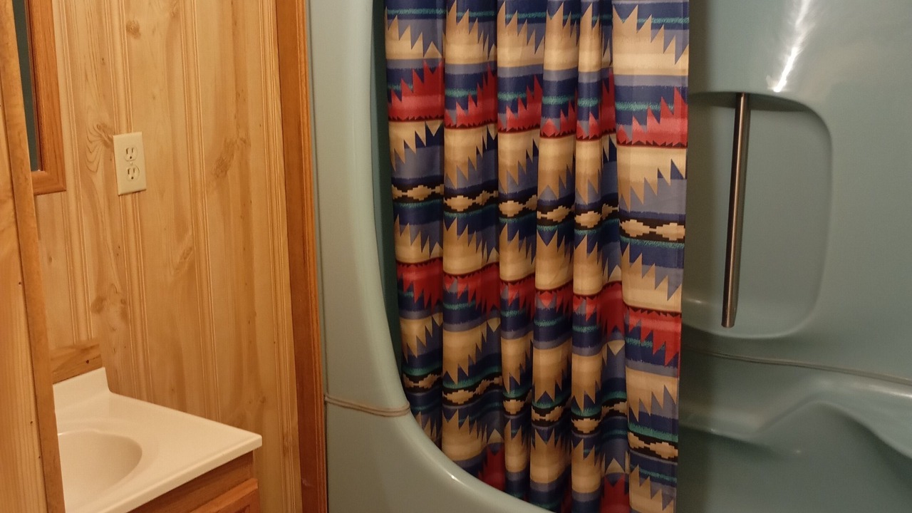 Photo of Bathroom in East Kildonan