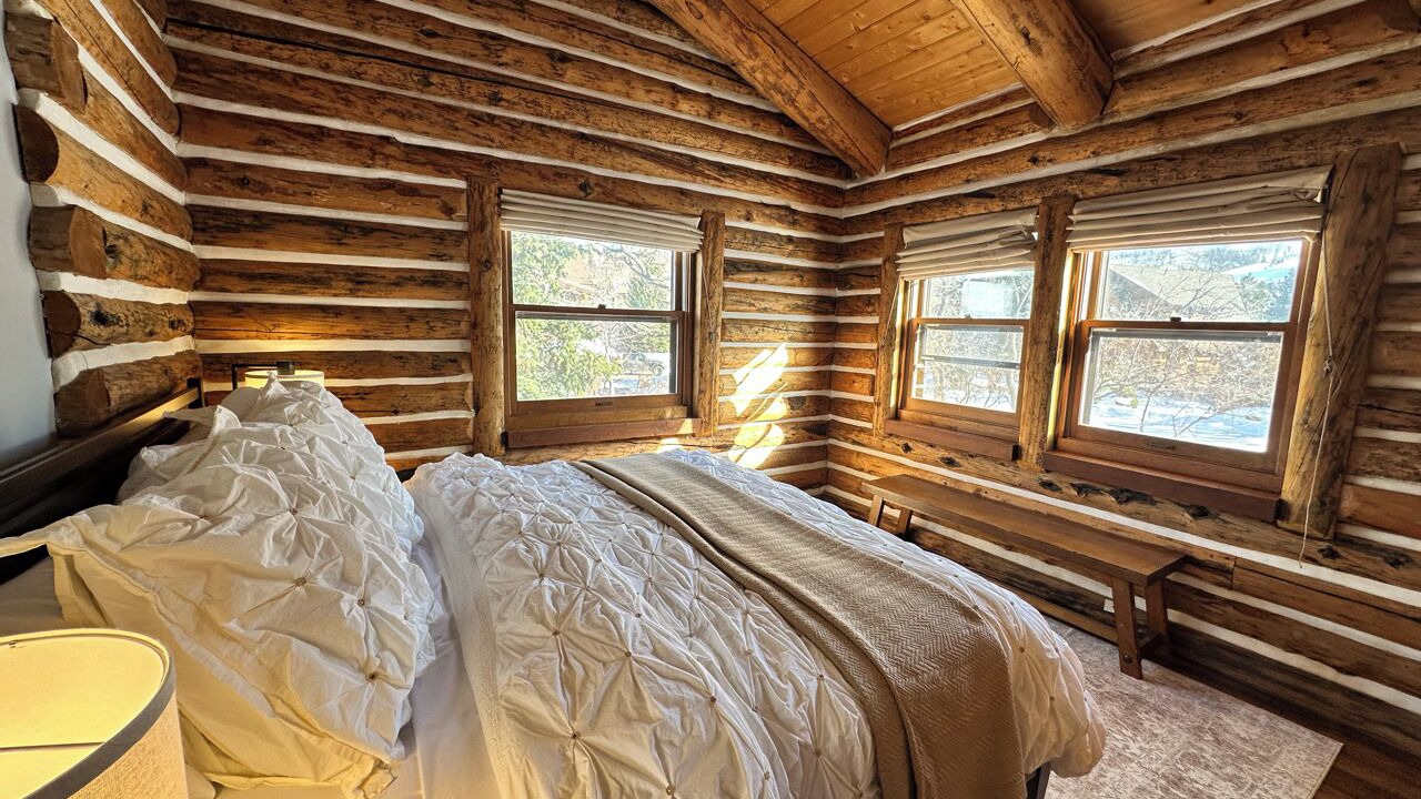 Photo of Bedroom in Fairway Meadows