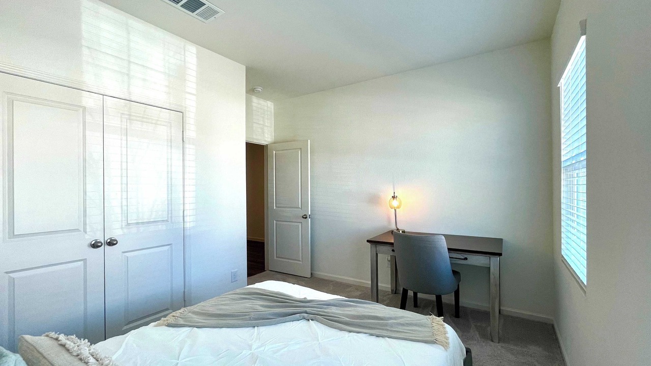 Photo of Bedroom in Edgecliff Village