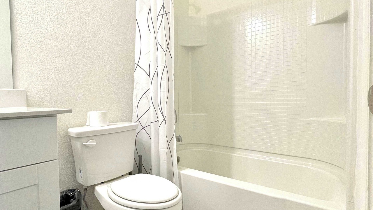 Photo of Bathroom in Edgecliff Village