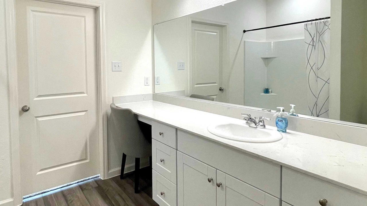 Photo of Bathroom in Edgecliff Village