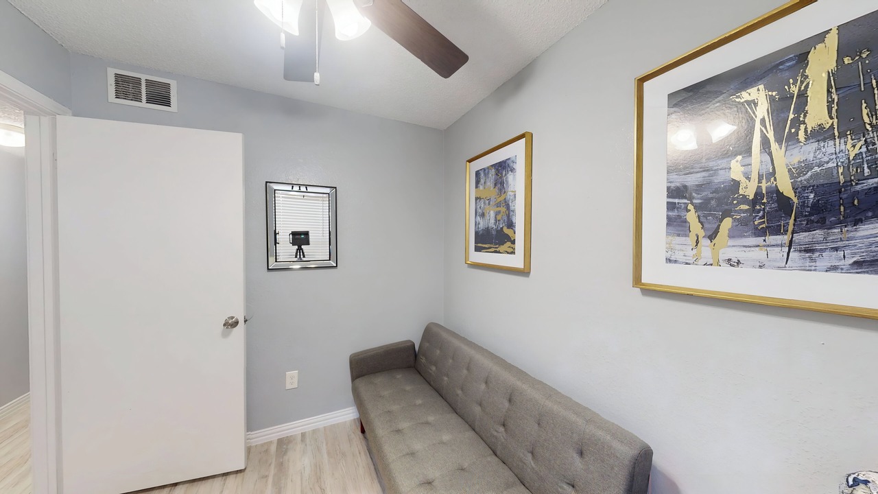 Photo of Livingroom in Irving