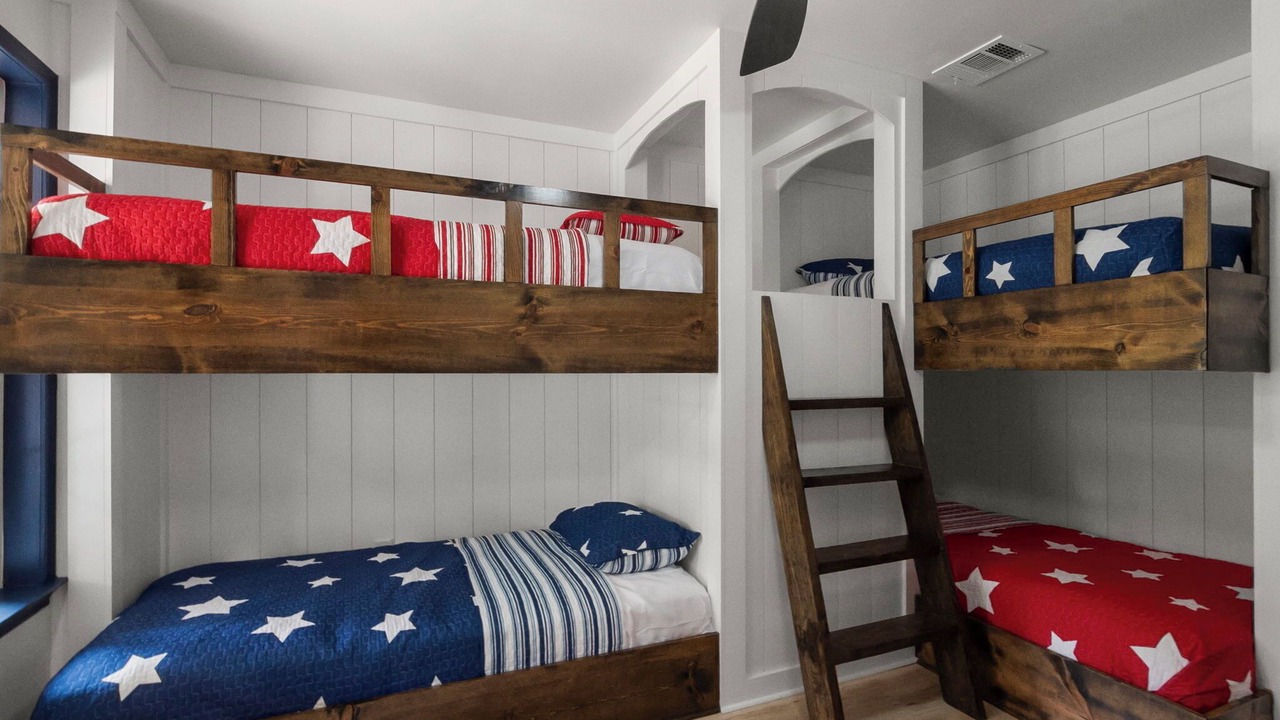 Photo of Bedroom in Pointblank