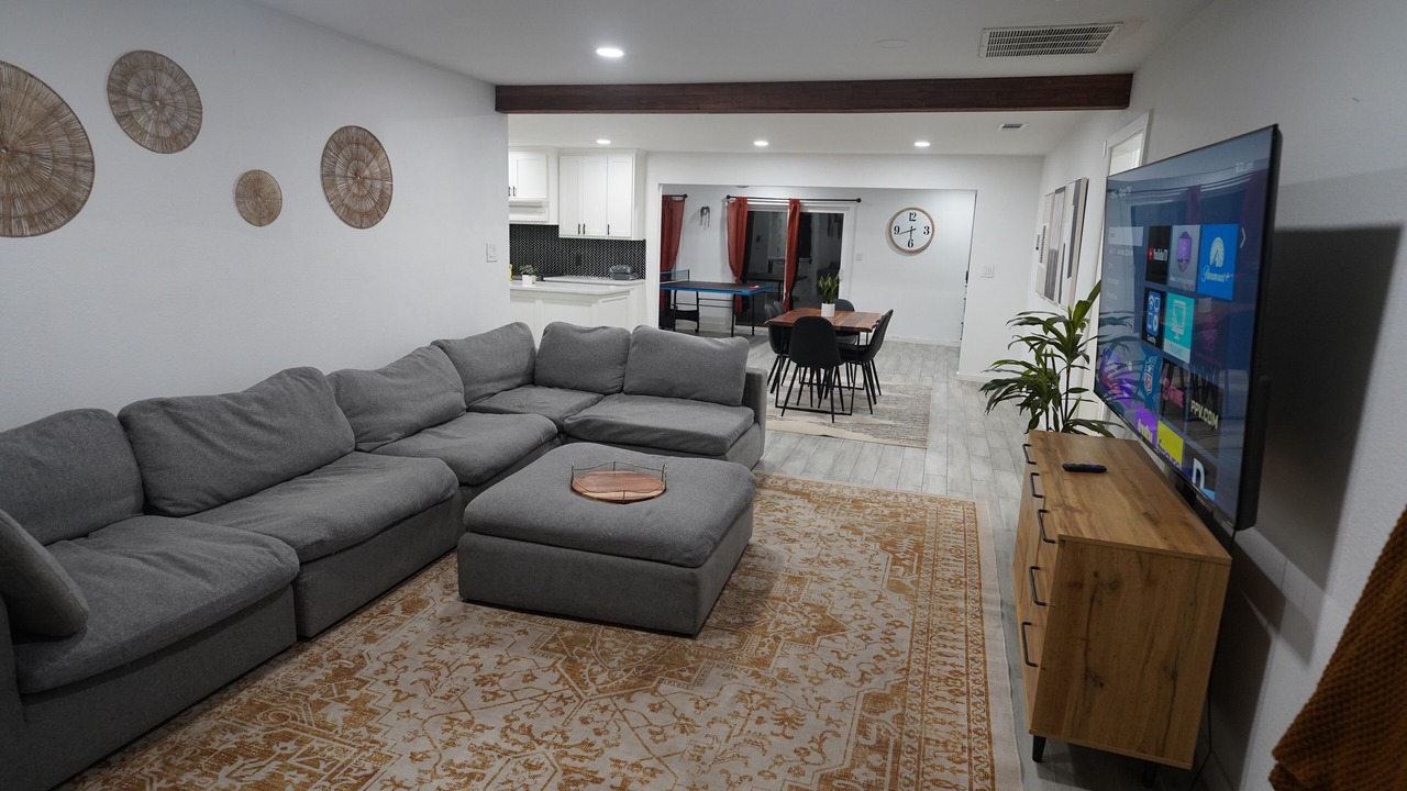 Photo of Livingroom in East Congress