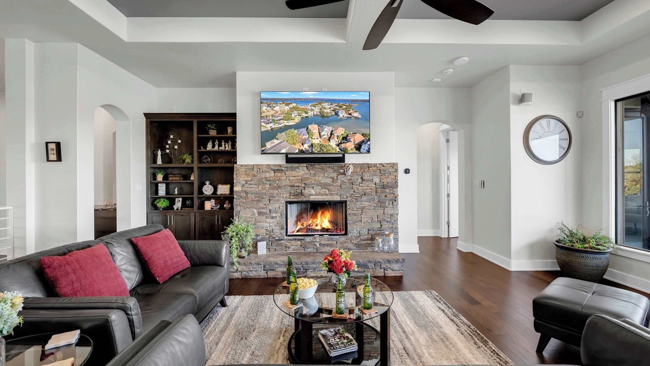 Photo of Livingroom in Horseshoe Bay West