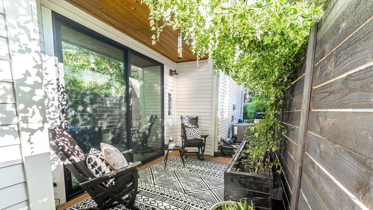 Photo of Outdoor in Holly