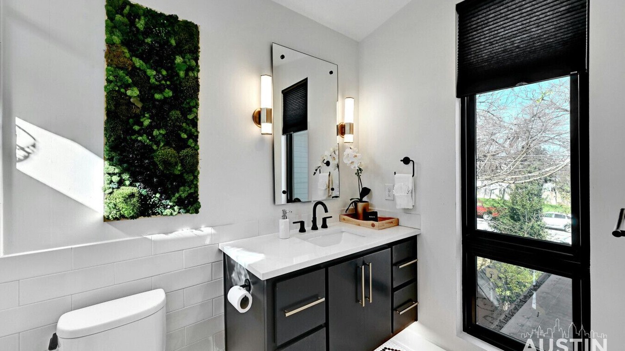 Photo of Bathroom in Holly