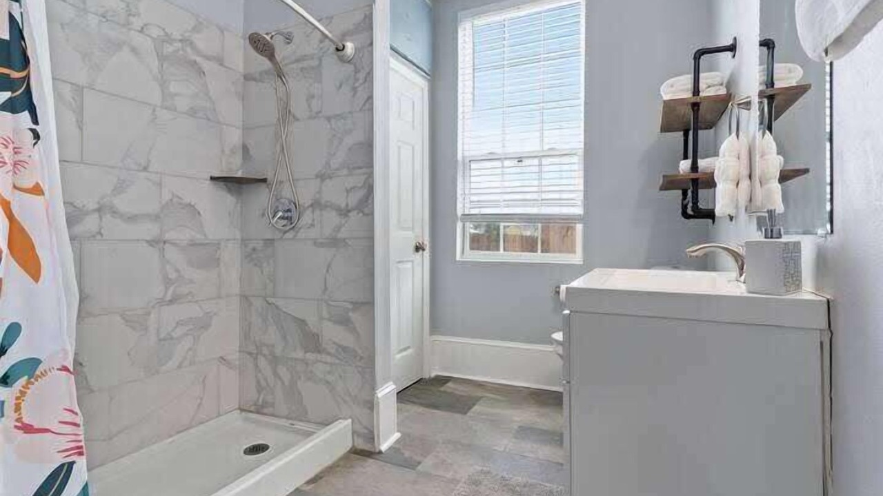 Photo of Bathroom in South 7th Ward