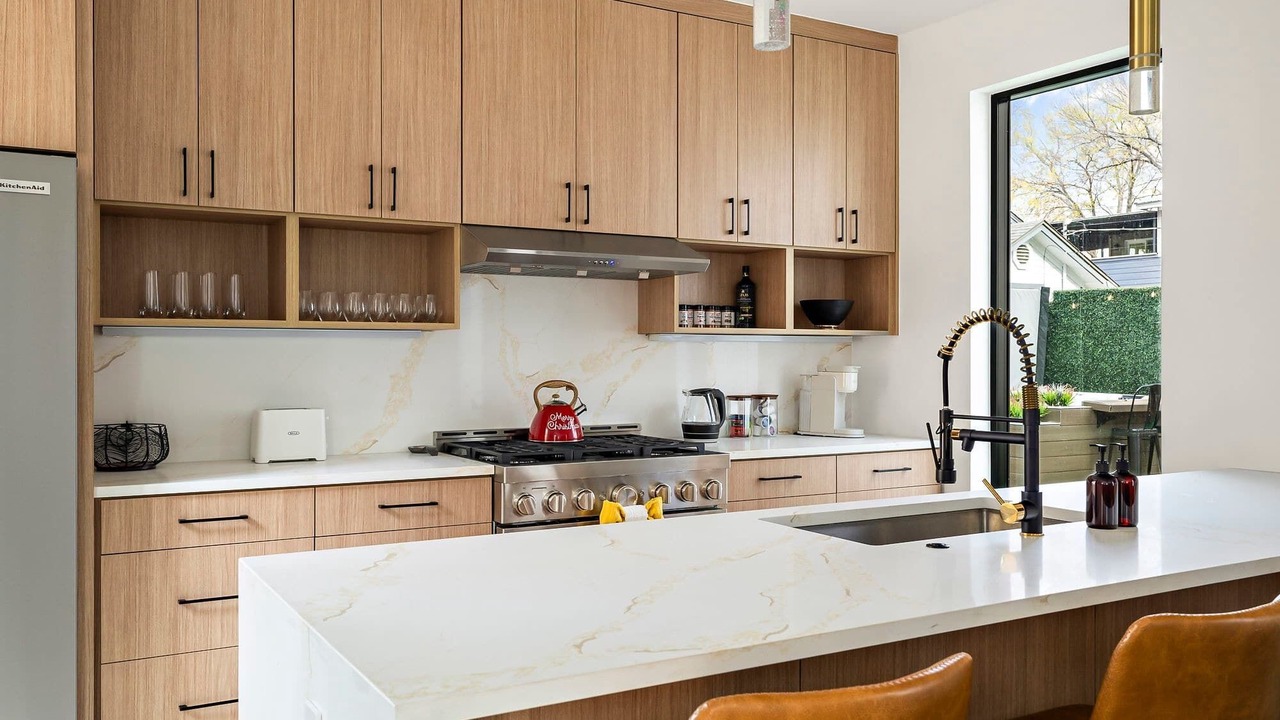 Photo of Kitchen in East Cesar Chavez