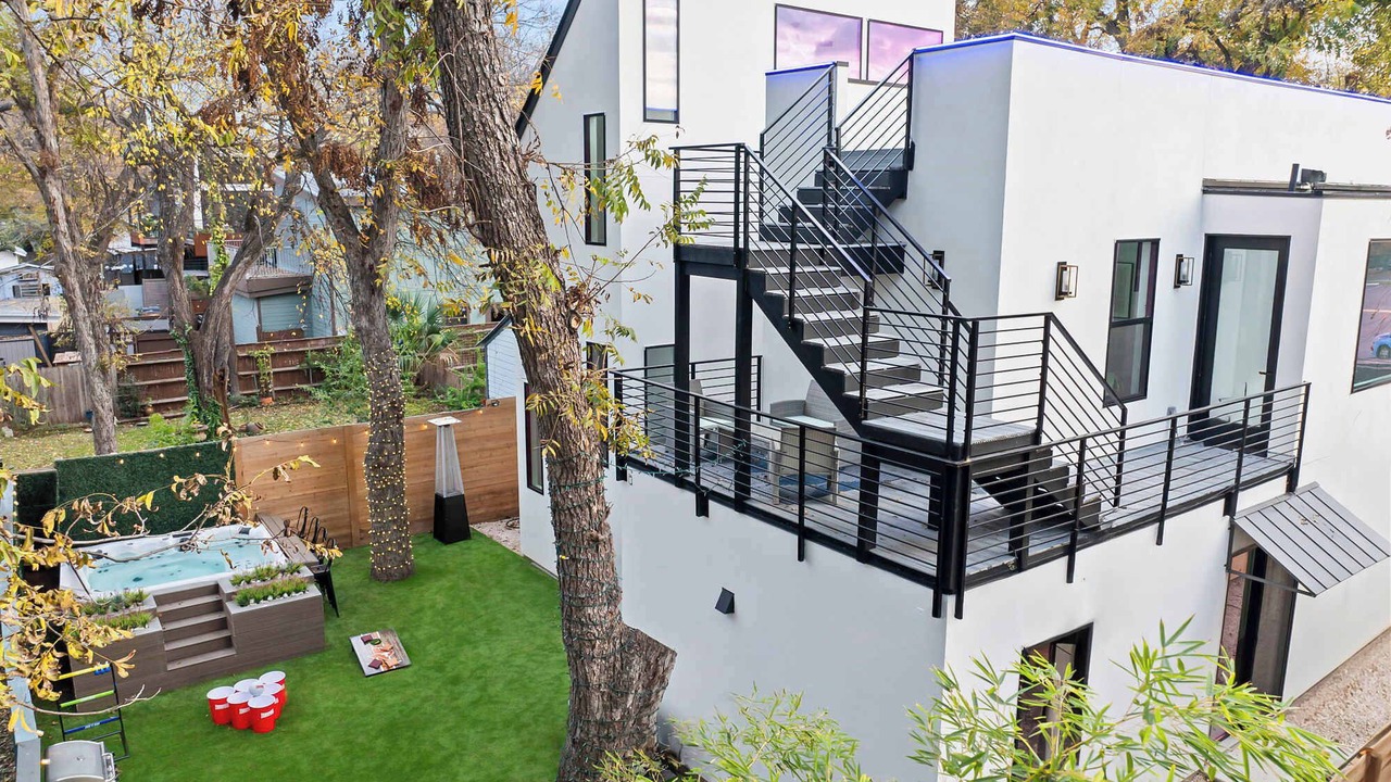 Photo of Patio Balcony in East Cesar Chavez