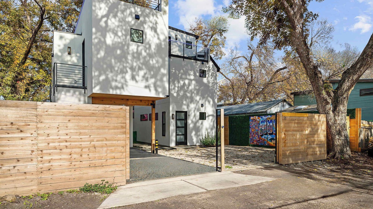 Photo of Outdoor in East Cesar Chavez