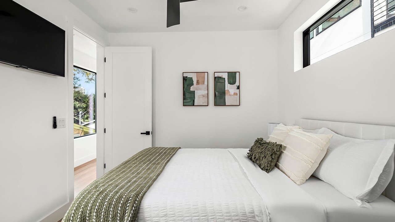 Photo of Bedroom in East Cesar Chavez