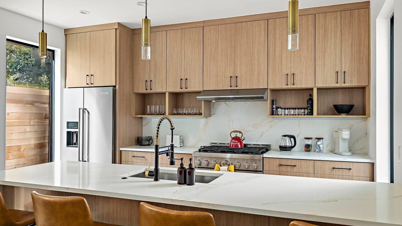 Photo of Kitchen in East Cesar Chavez