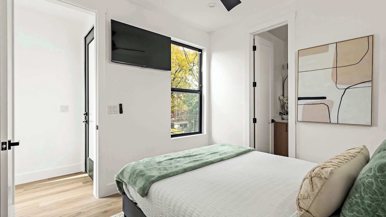 Photo of Bedroom in East Cesar Chavez