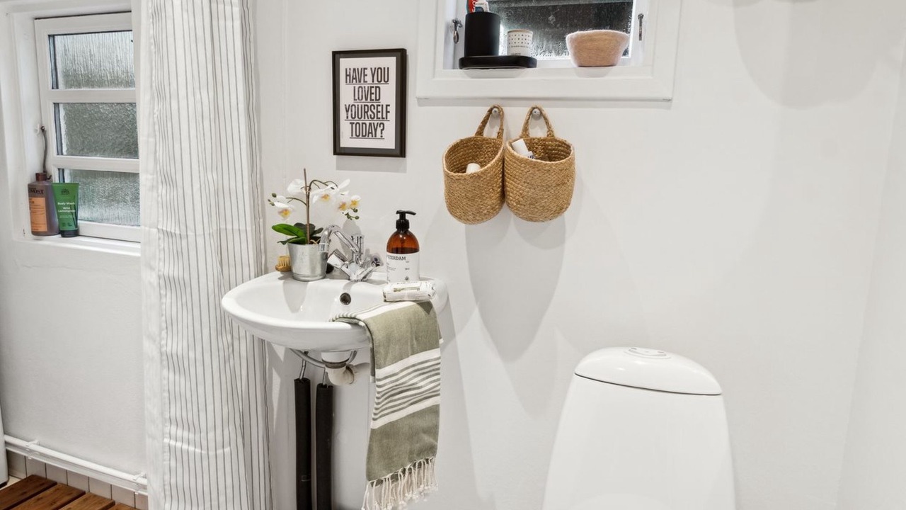 Photo of Bathroom in Follenslev