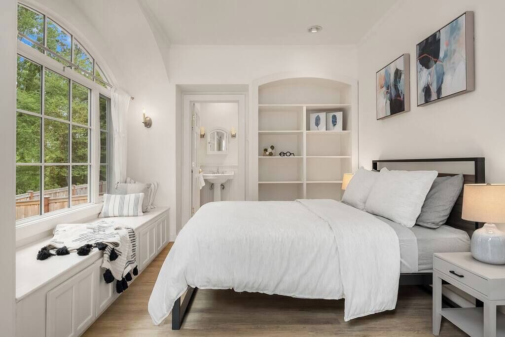 Photo of Bedroom in West Bellevue