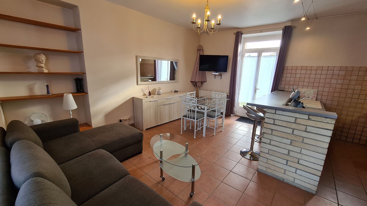 Photo of Livingroom in Lorcy