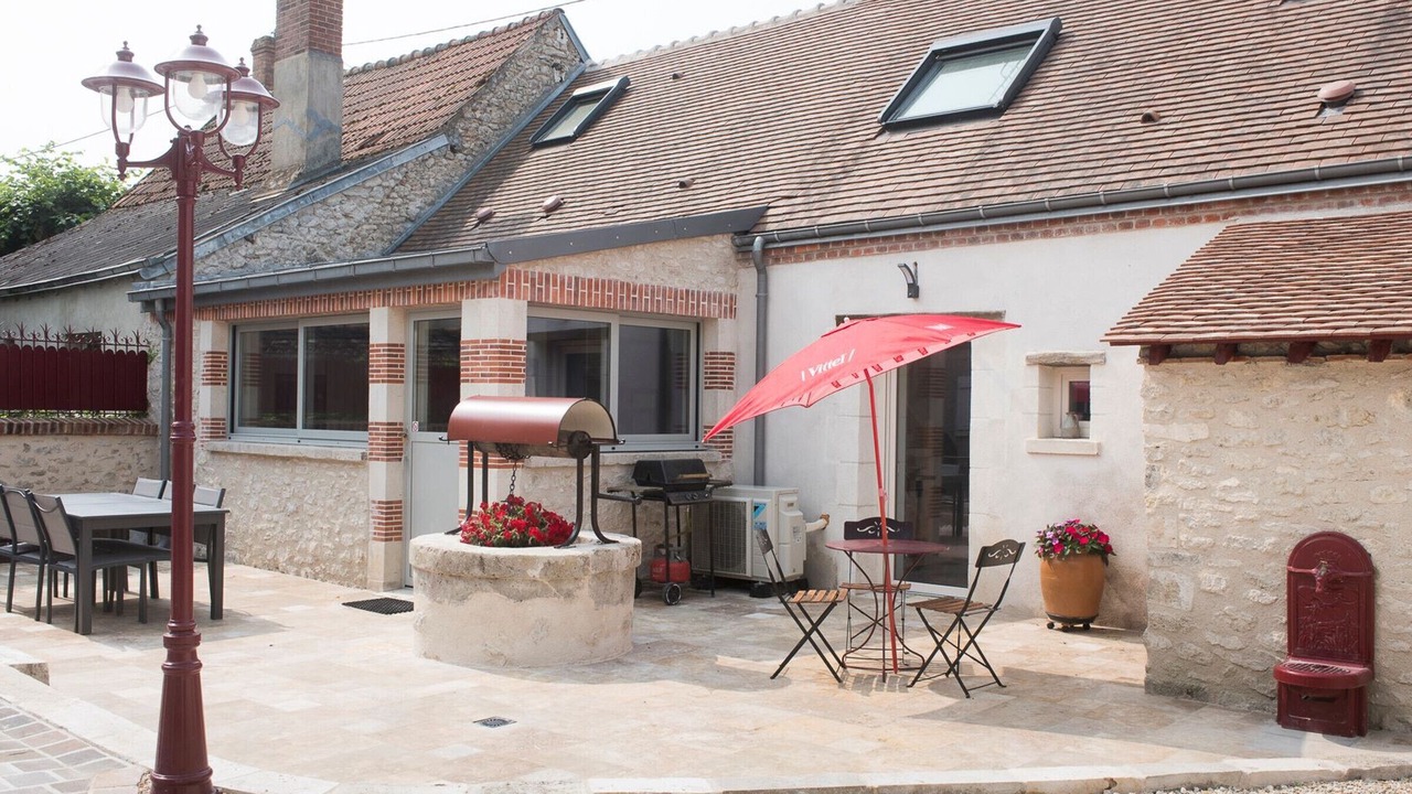 Photo of Outdoor in Checy