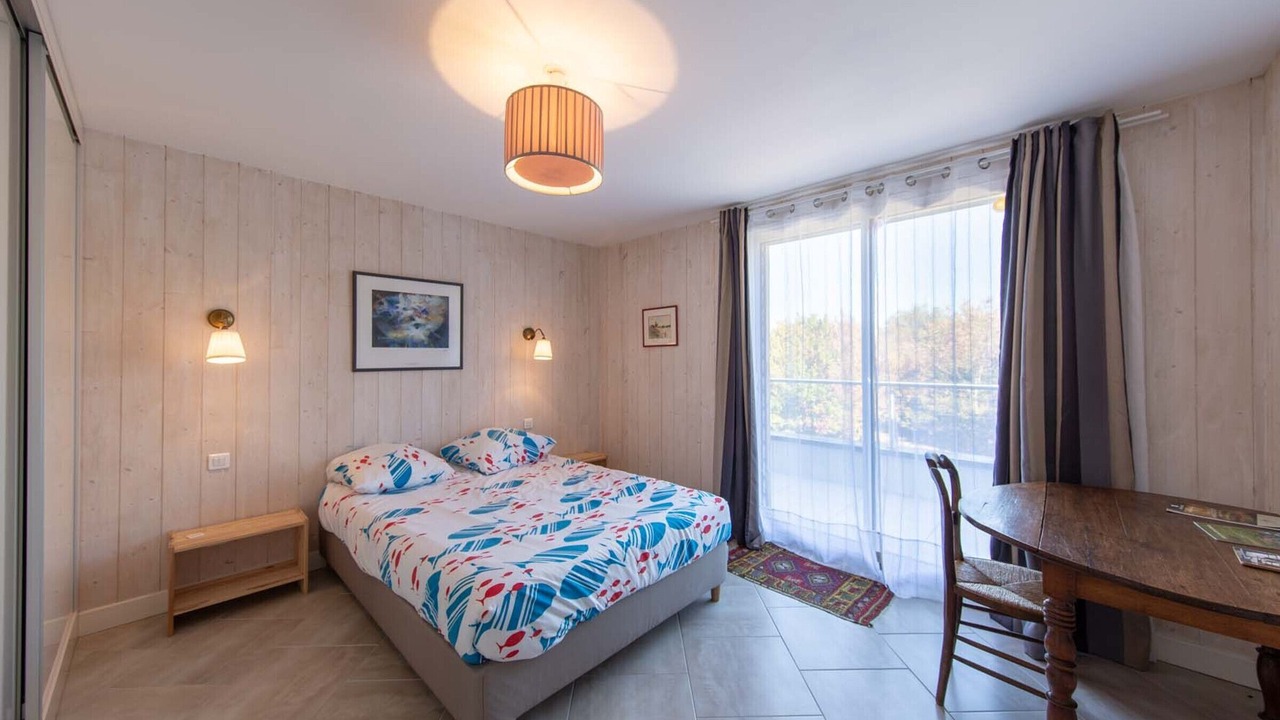 Photo of Bedroom in Jouy-le-Potier