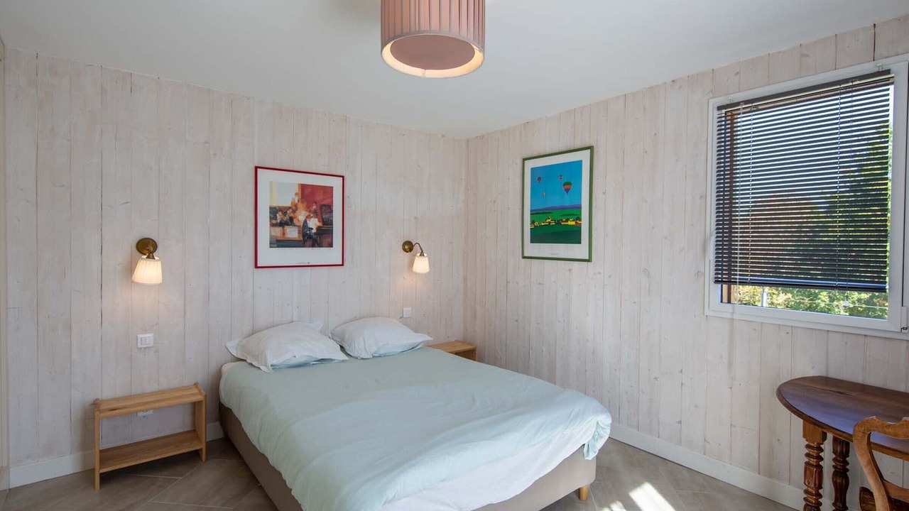 Photo of Bedroom in Jouy-le-Potier