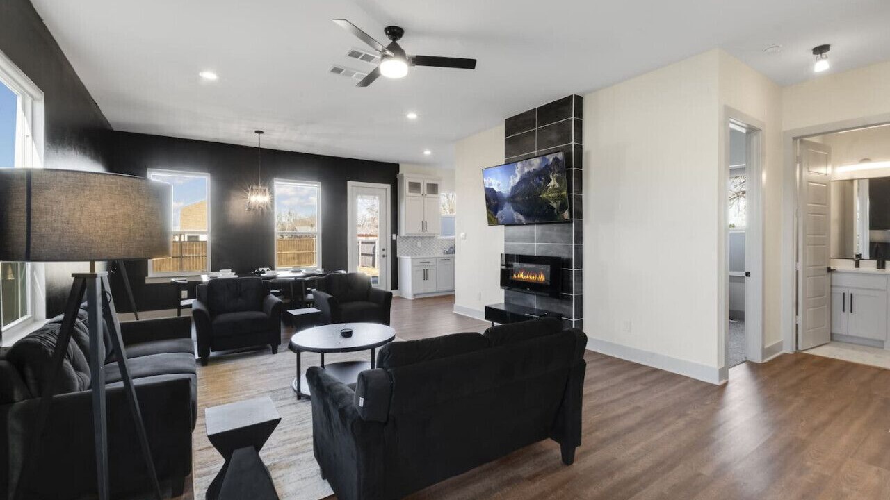 Photo of Livingroom in West Dallas