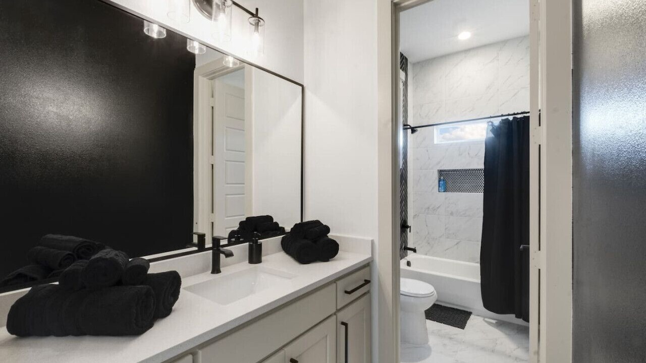 Photo of Bathroom in West Dallas