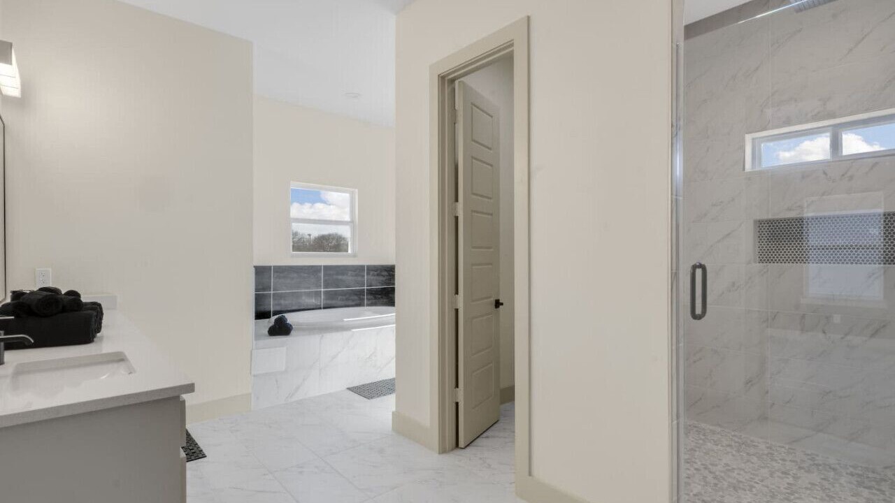 Photo of Bathroom in West Dallas
