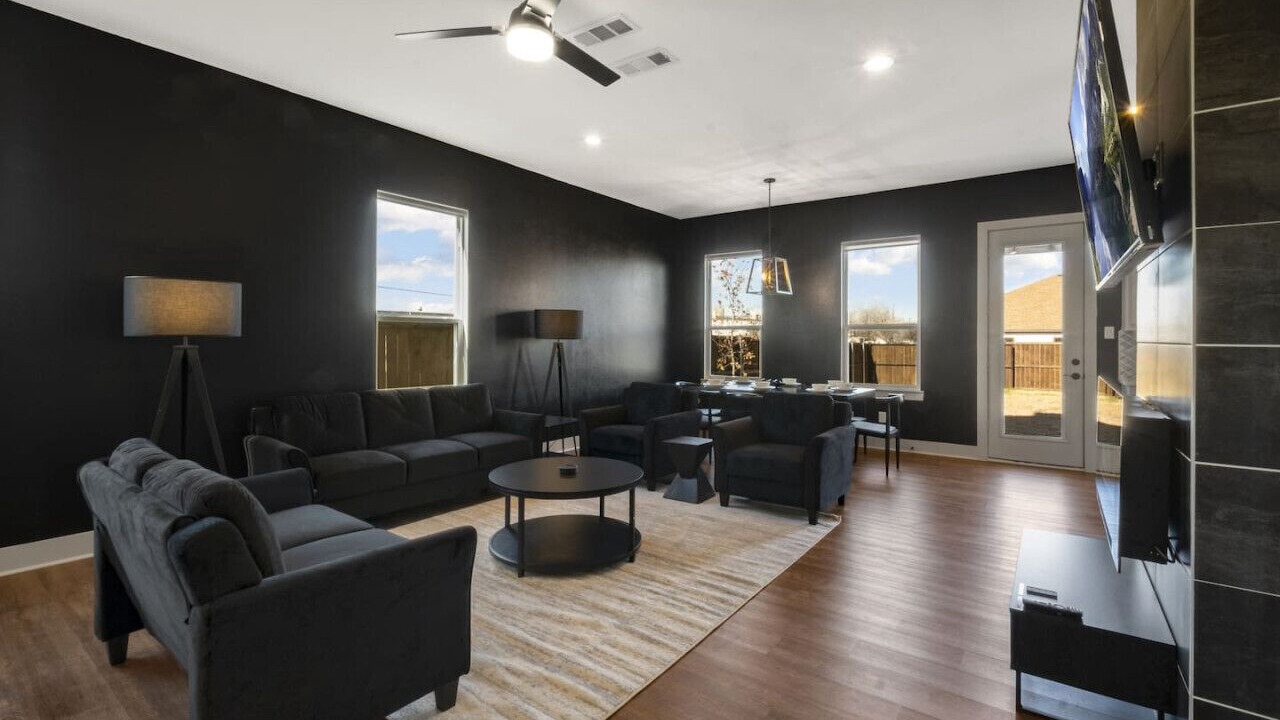 Photo of Livingroom in West Dallas