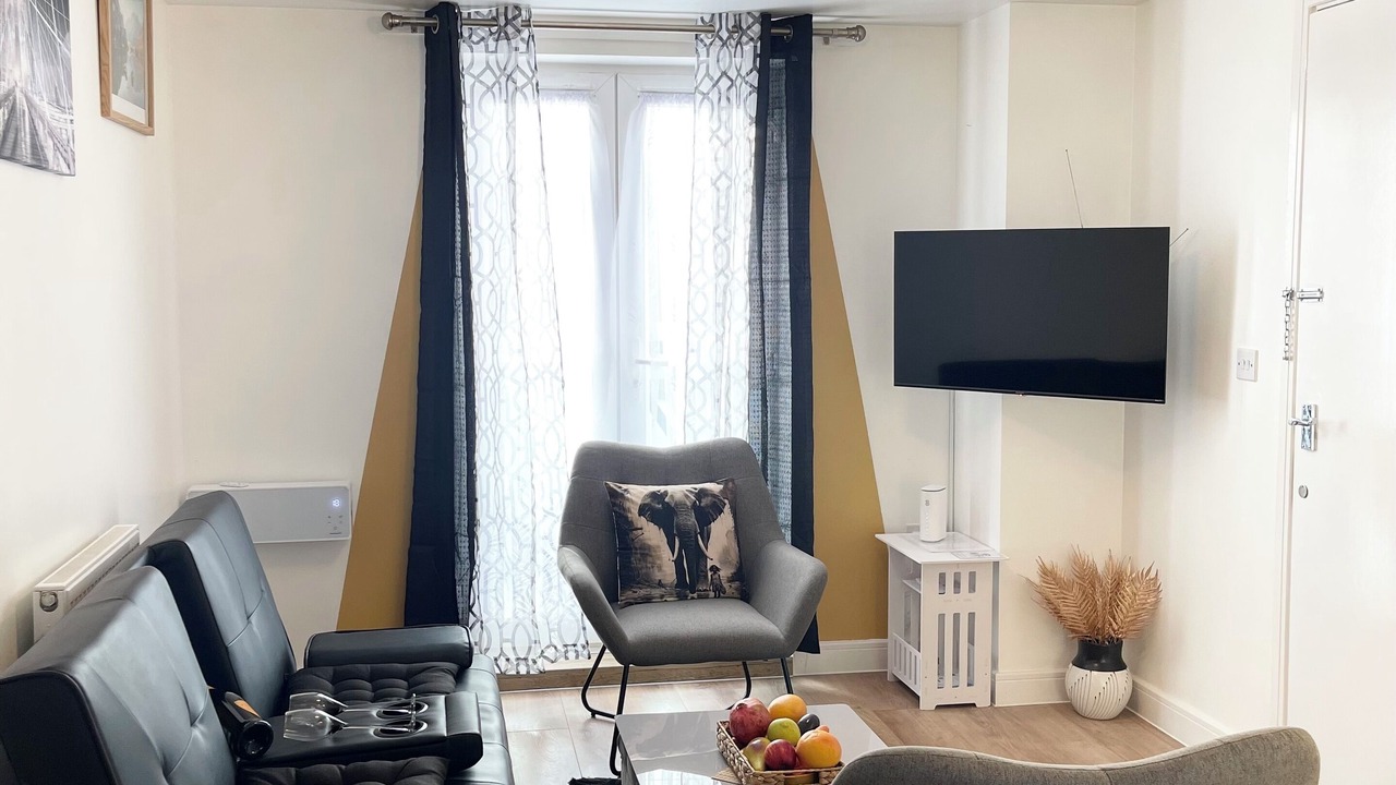 Photo of Livingroom in Chadwell