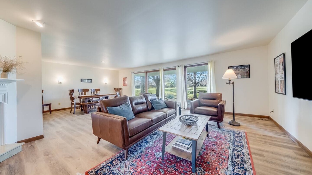 Photo of Livingroom in Champaign