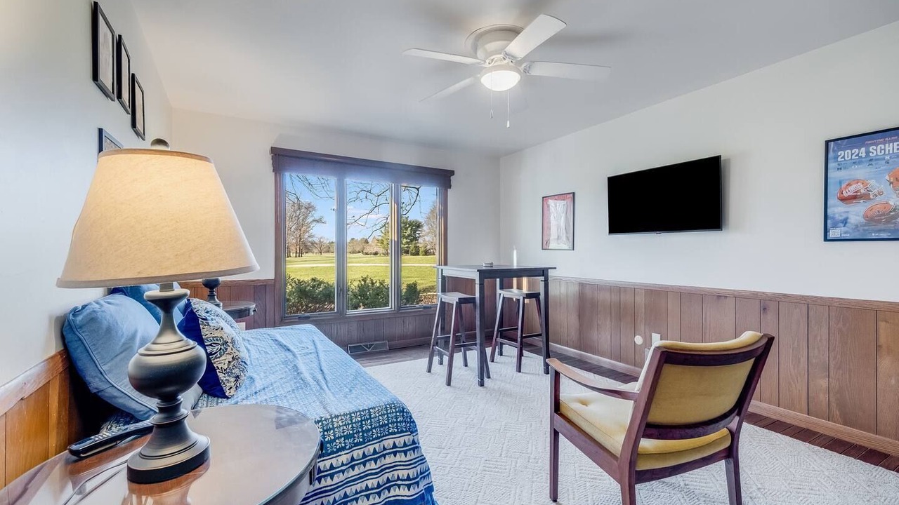 Photo of Bedroom in Champaign