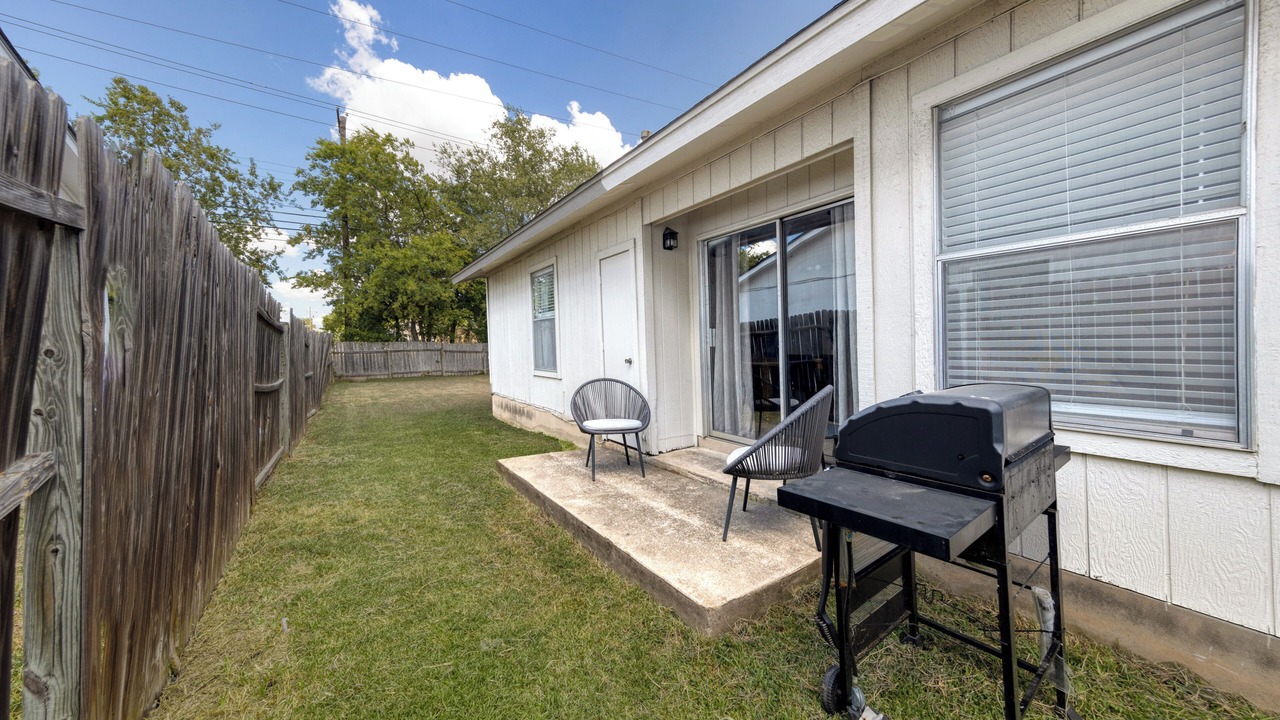 Photo of Outdoor in Barrington Oaks