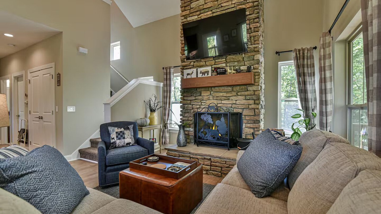 Photo of Livingroom in Black Mountain