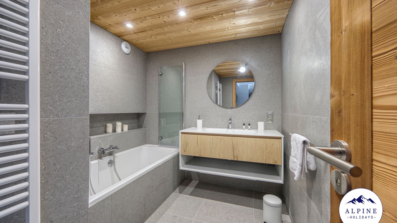 Photo of Bathroom in Saint-Jean-de-Sixt
